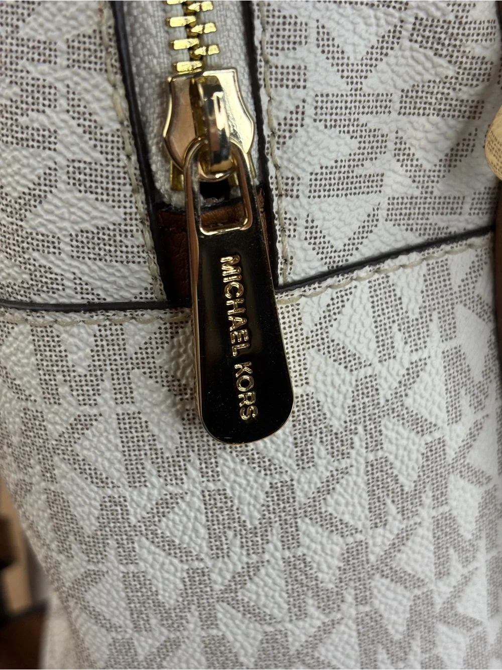 MICHAEL Michael Kors Abbey Large Backpack Popular Vanilla/Acorn Color NWOT